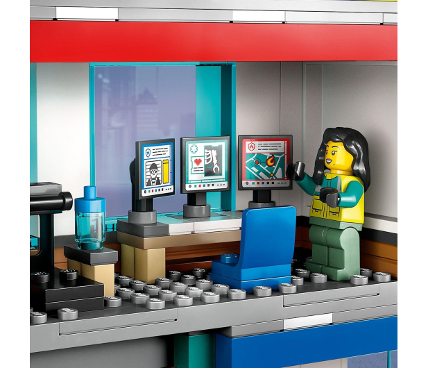 LEGO City 60371 Parking dla pojazdów uprzywilejowanych - 1091237 - zdjęcie 2